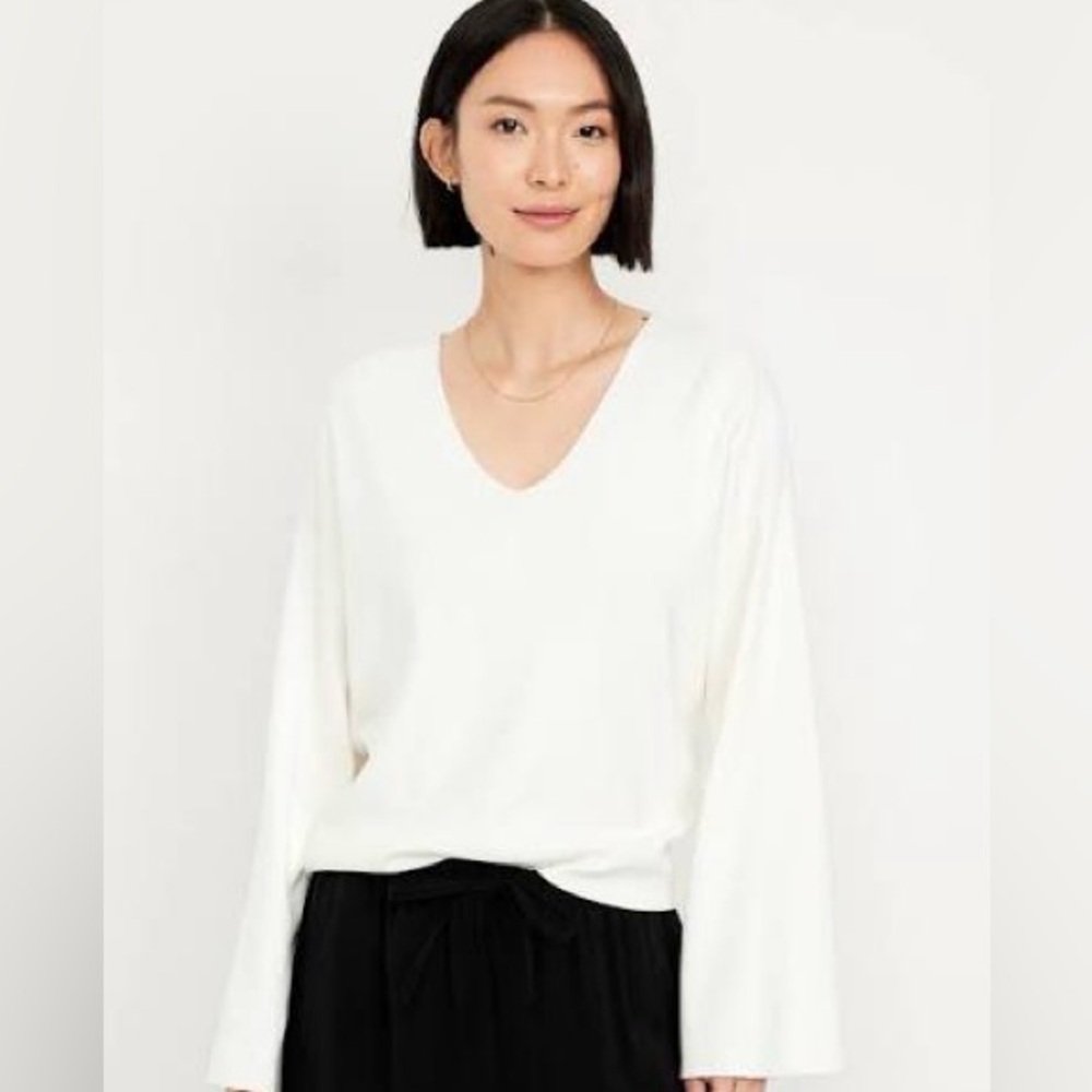 Old Navy Bell Sleeve V Neck Sweater, NWT